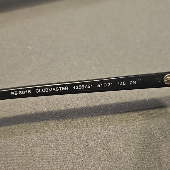 Ray-Ban Clubmaster RB3016 1256/51  Polorized Sunglasses - Picture 6 of 9
